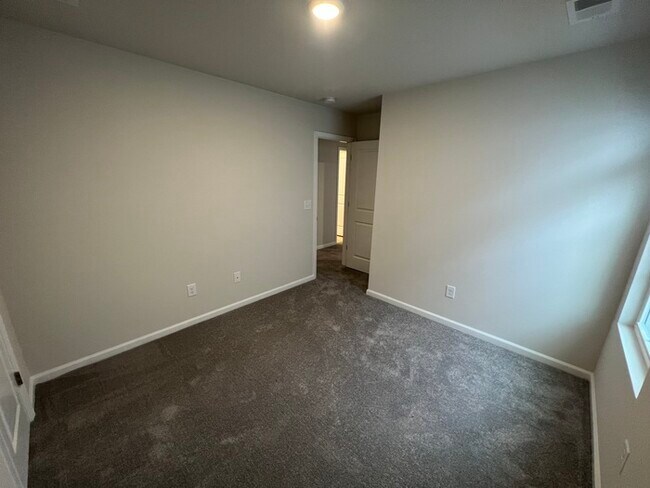 Building Photo - 1008 Minocqua Rd