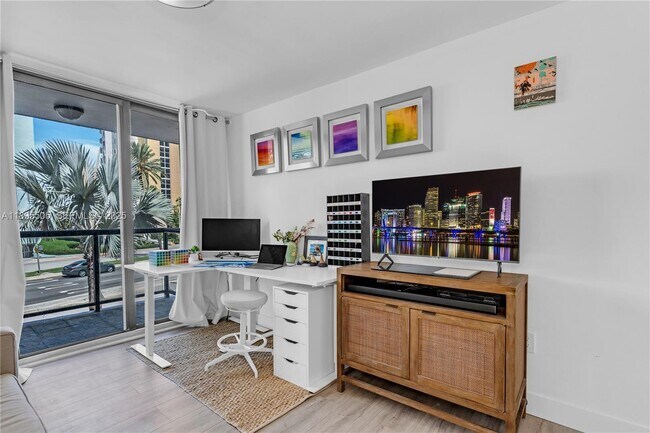 Building Photo - 5845 Collins Ave