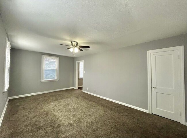 Building Photo - 45 S Miami Ave