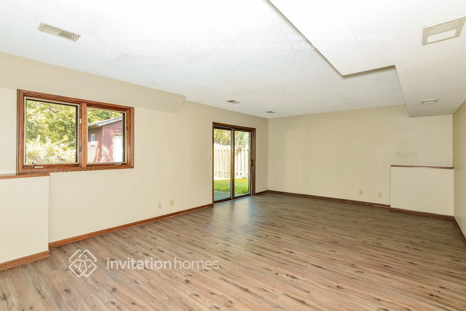 Building Photo - 1609 Lakewood Dr N