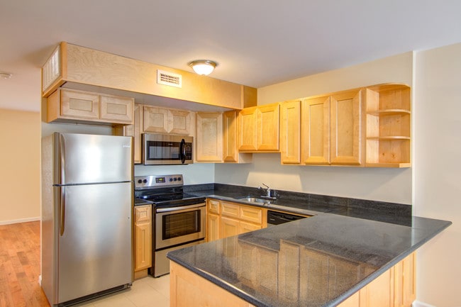 Building Photo - Dwight Garden Apartments