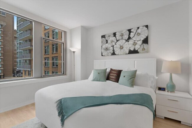 Building Photo - 400 Army Navy Dr