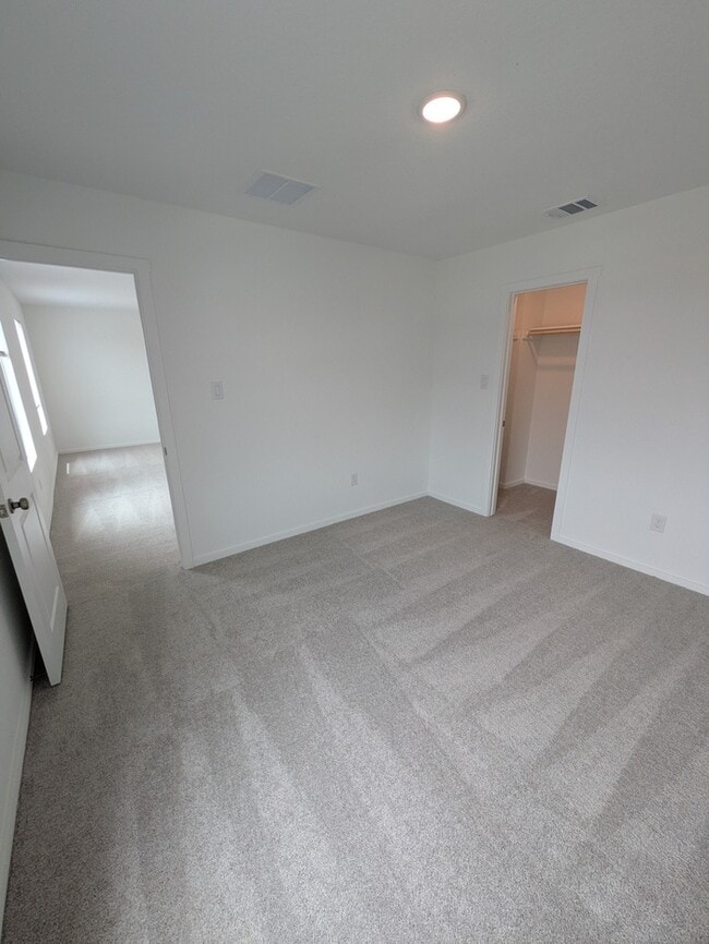 Building Photo - 19008 Encanto Aly