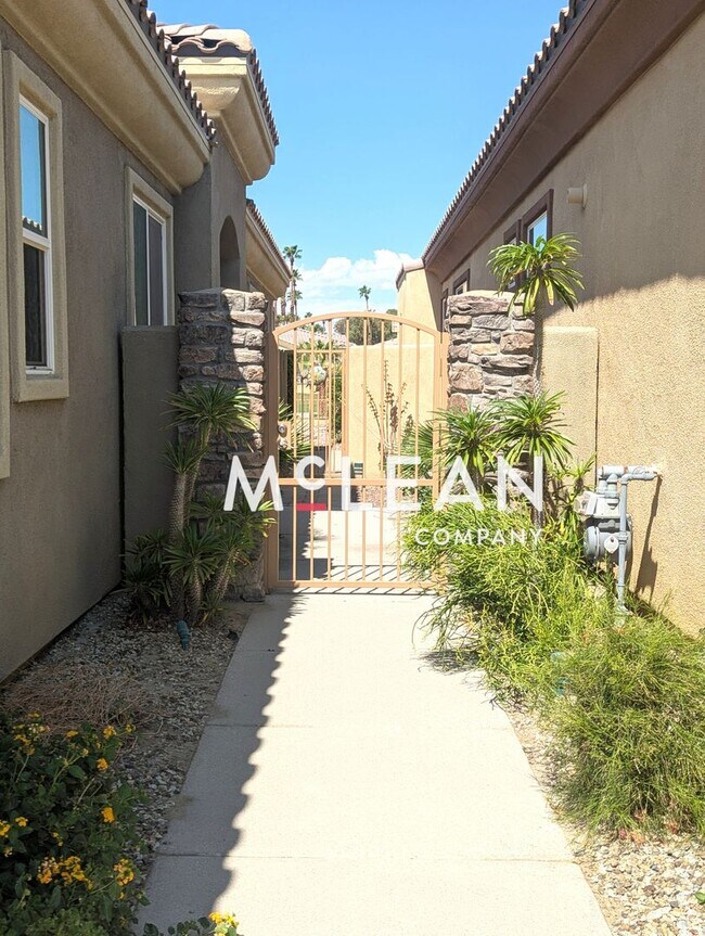 Building Photo - Luxury Desert Living in Desert Princess Co...