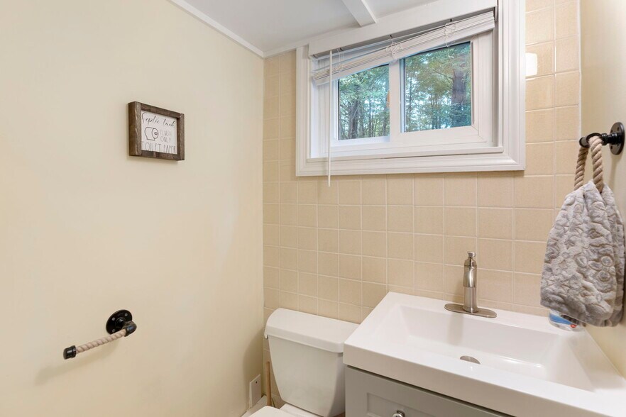 Building Photo - 189 N High St