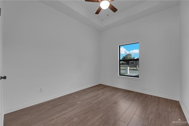Building Photo - 4000 W Hackberry Ave