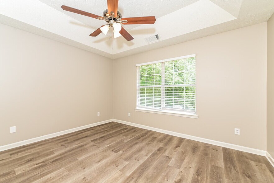 Building Photo - 505 Brewer Dr
