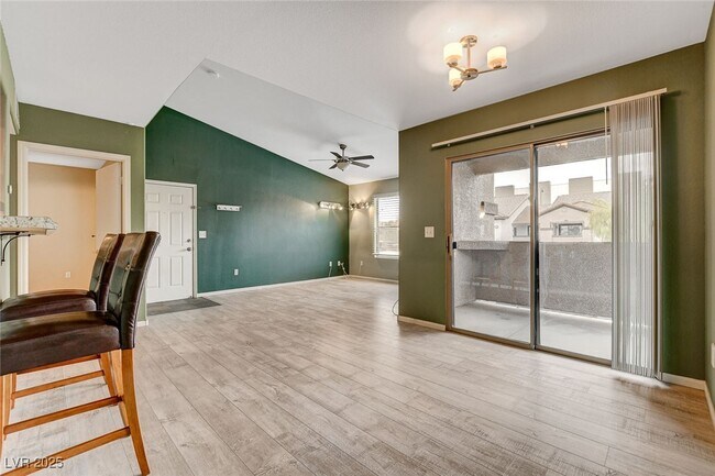 Building Photo - 45 Maleena Mesa St