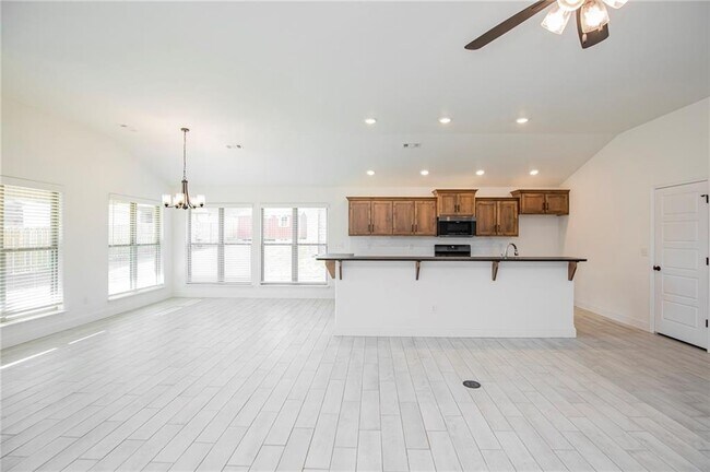 Building Photo - 400 Manfield Ave