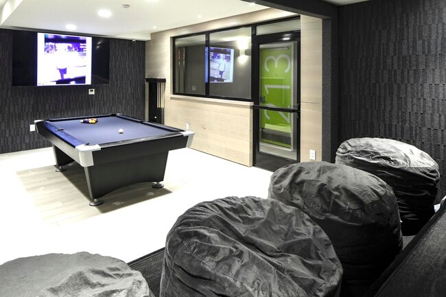 Building Photo - 190 Academy St