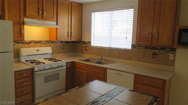 Building Photo - 3014 Sunrise Bay Ave