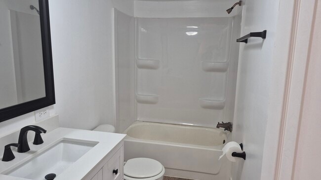 Building Photo - 1-311 Park Ave