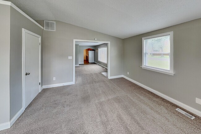 Building Photo - 2604 E Murry St