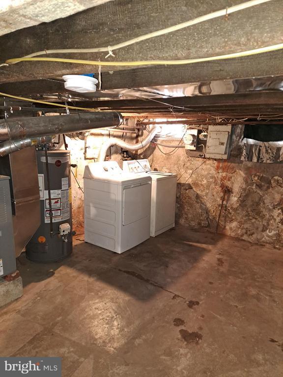 Building Photo - 528 Hart Ln