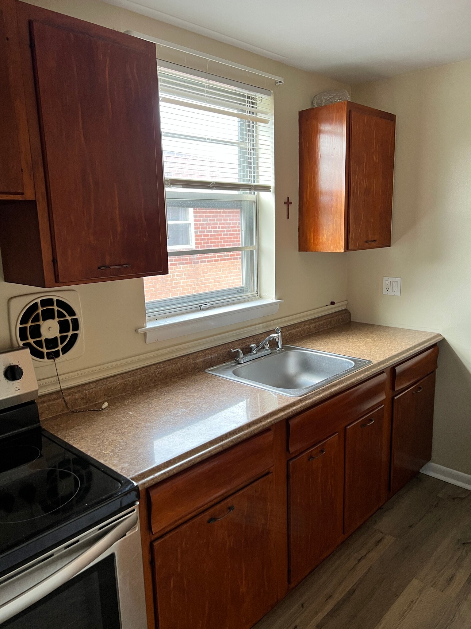 Kitchen 2 - 120 Folsom Ave