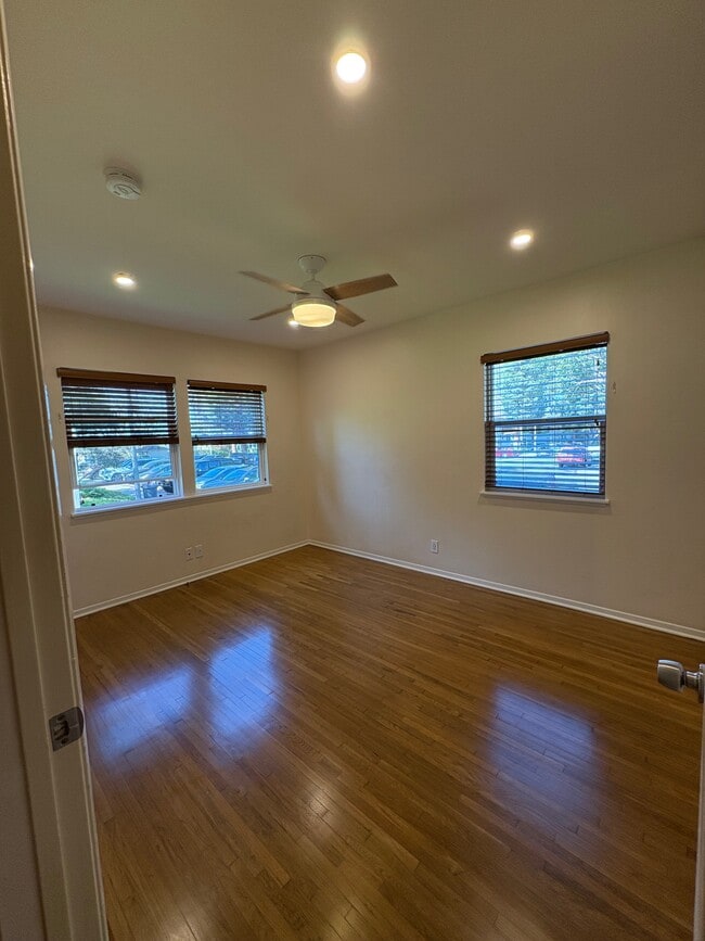 Building Photo - 5874 Bowcroft St