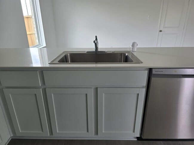 Building Photo - 26706 Dalmatian Bellflower Dr