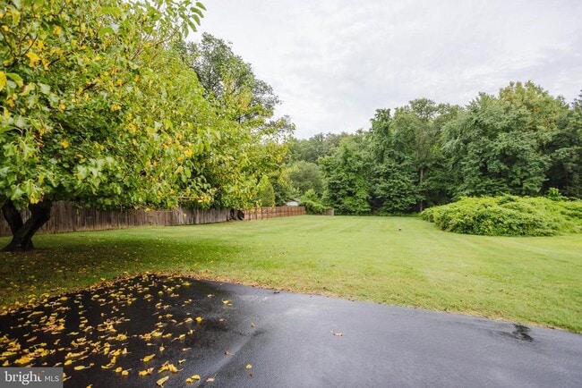 Building Photo - 2177 Chain Bridge Rd