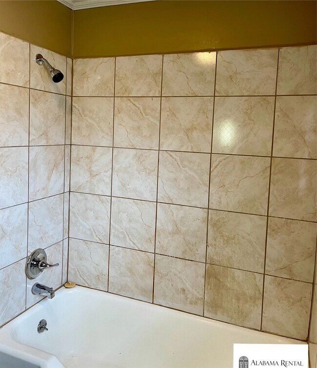 Building Photo - Great Home Available for Rent! View with 4...