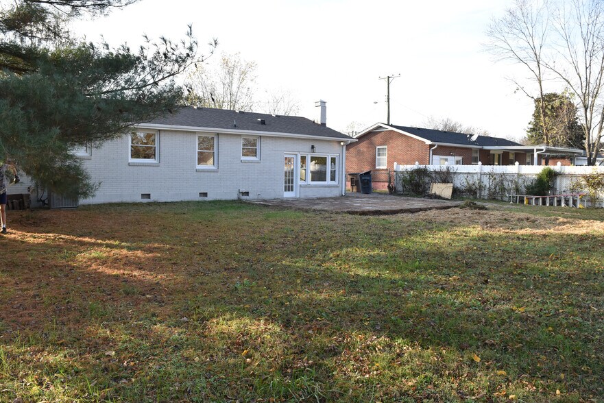 Building Photo - 4020 Ames Dr