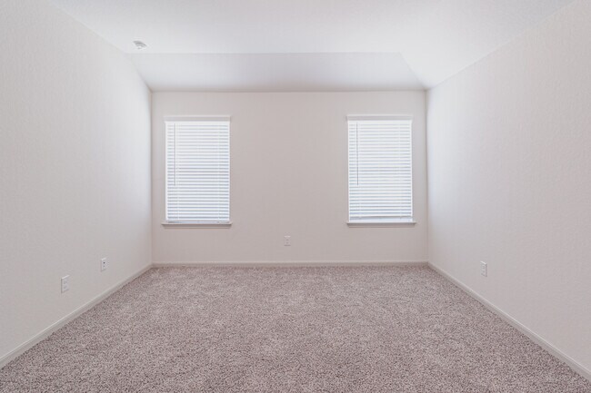 Building Photo - 7411 Gramercy Way