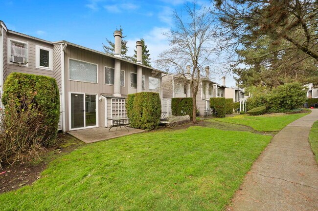 Building Photo - "Charming Auburn Townhouse: Cozy 2-Bed, 1.5-Bath Gem with 1025 Sq. Ft. of Modern Living!"