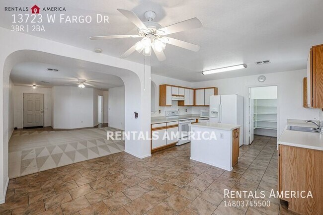 Building Photo - Charming 3BR/2BA Home in Surprise