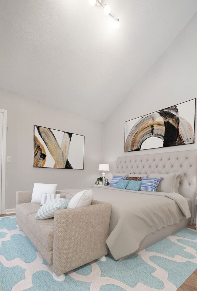 Building Photo - 3 bedroom loft townhome available now!