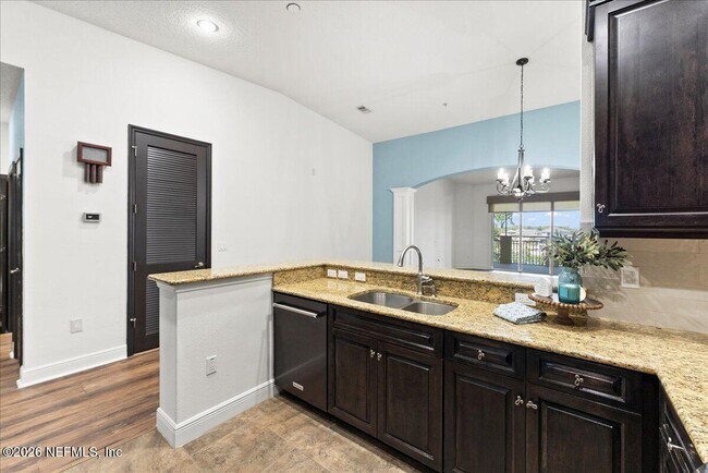 Building Photo - 115 Riverview Bend S