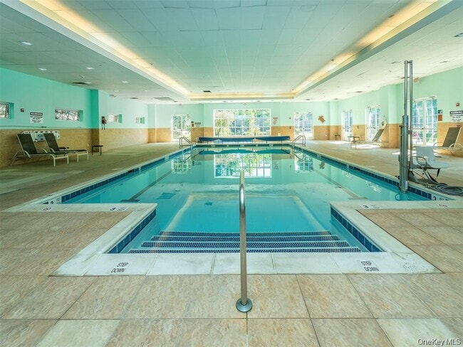 Building Photo - 137 Pond View Dr