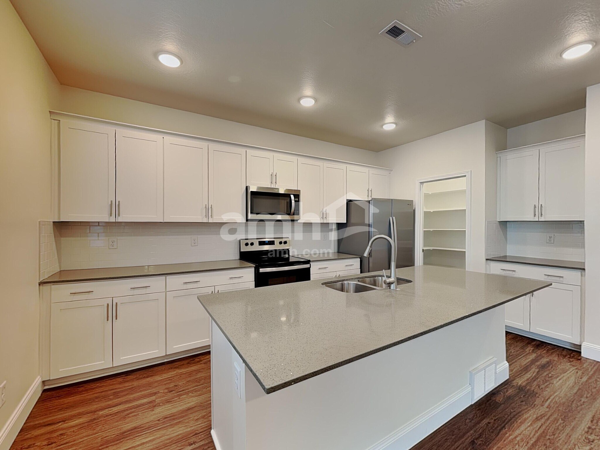 Building Photo - 3354 Fields Ave