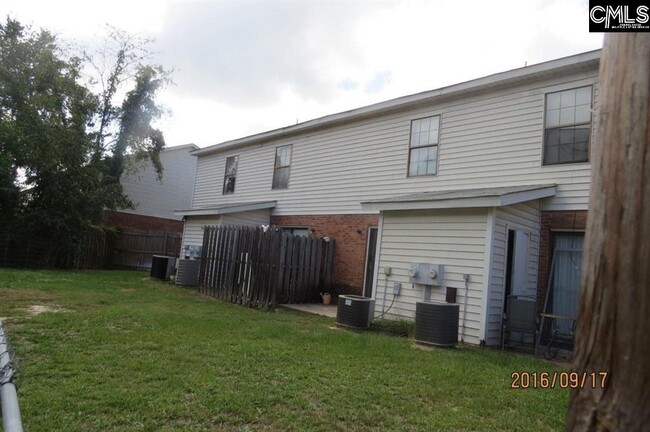 Building Photo - 110 Villa Ct