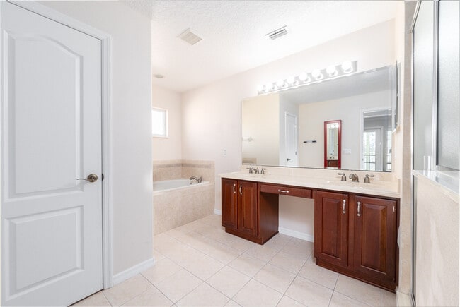 Building Photo - 14644 Cableshire Way
