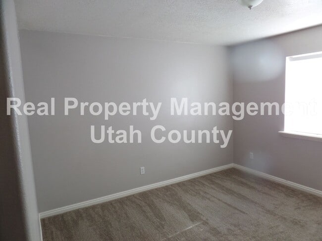 Building Photo - Eagle Mountain Condo