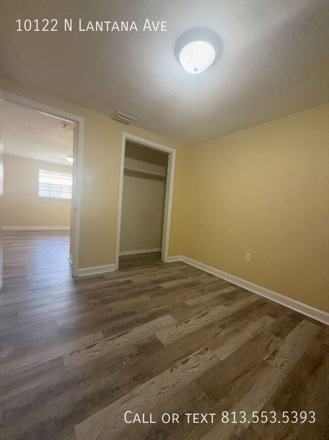 Building Photo - 10122 N Lantana Ave