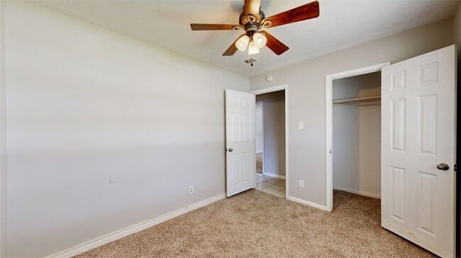 Building Photo - 1107 Braeswood Dr