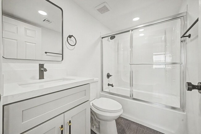 Building Photo - Fully Remodeled South Tempe 3BR Townhome w/ Private Yard, W/D & Parking