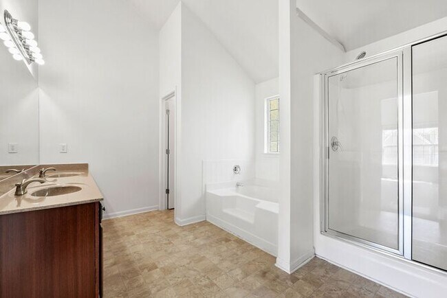 Building Photo - 1255 Wondering Way