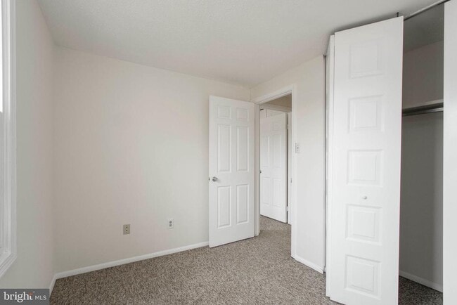 Building Photo - 5241 Pleasure Cove Court