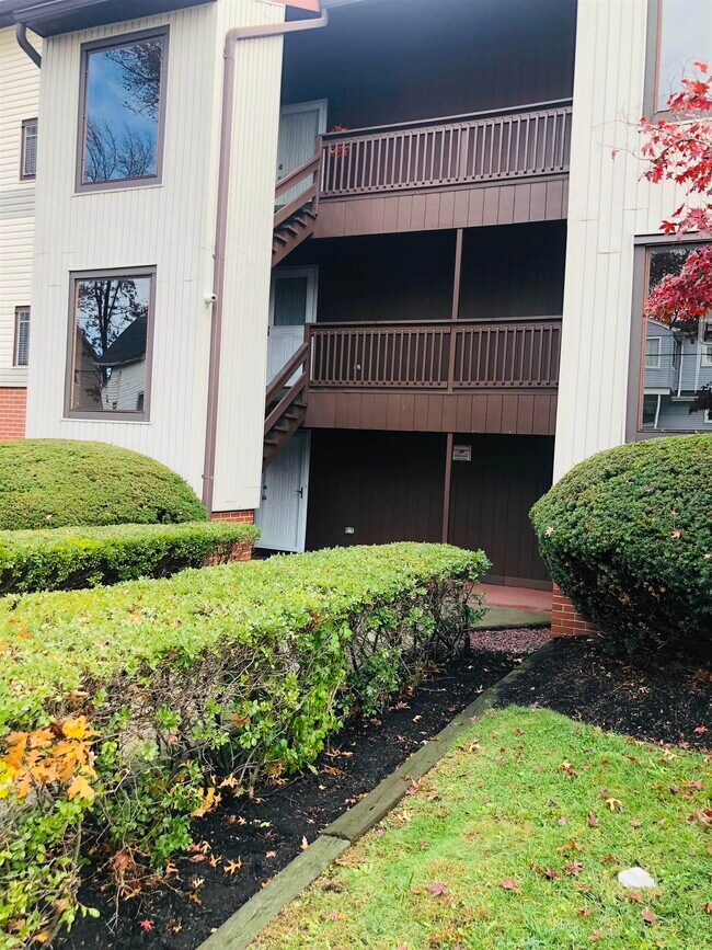 Primary Photo - 4 Green Valley Ct