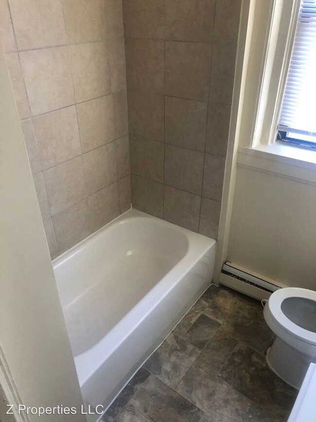 Building Photo - 2 br, 1 bath Apartment - 917-927 Dana Ave