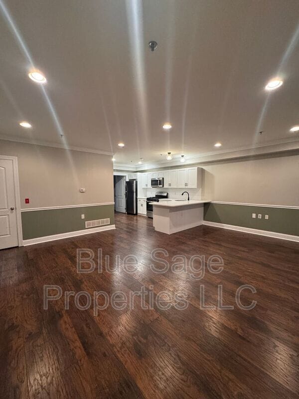 Building Photo - 432 E Baltimore Ave