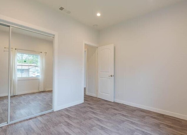 Building Photo - 10332 Floralita Ave