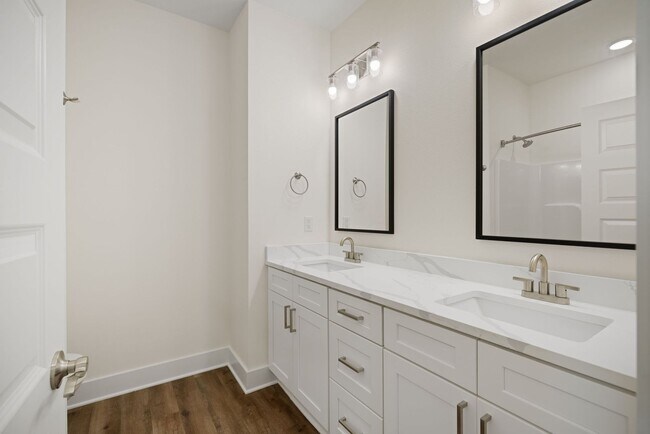 Building Photo - The Summit at Been Road Villas 3 Bed, 2.5 Bath