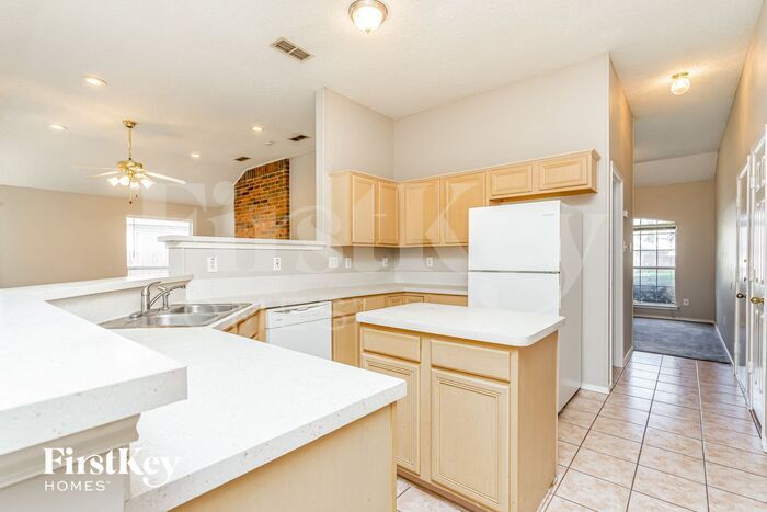 Building Photo - 4814 Red Birch Dr