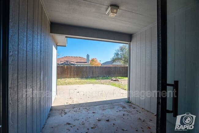 Building Photo - 1204 June