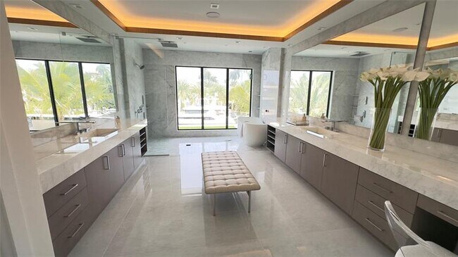 Building Photo - 24 Fiesta Way