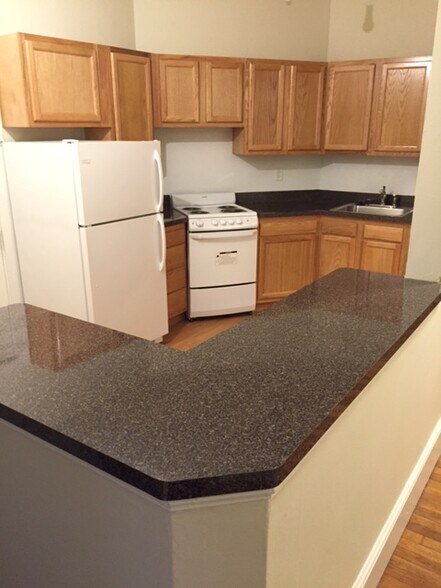 Building Photo - 1563 Beacon St