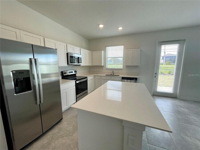 Building Photo - 422 Bogey Dr