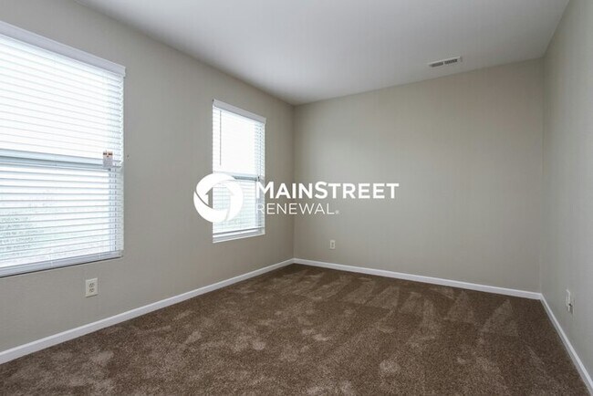 Building Photo - 3 Bedroom Pet-Friendly Home in Indianapolis, IN with Main Street Renewal